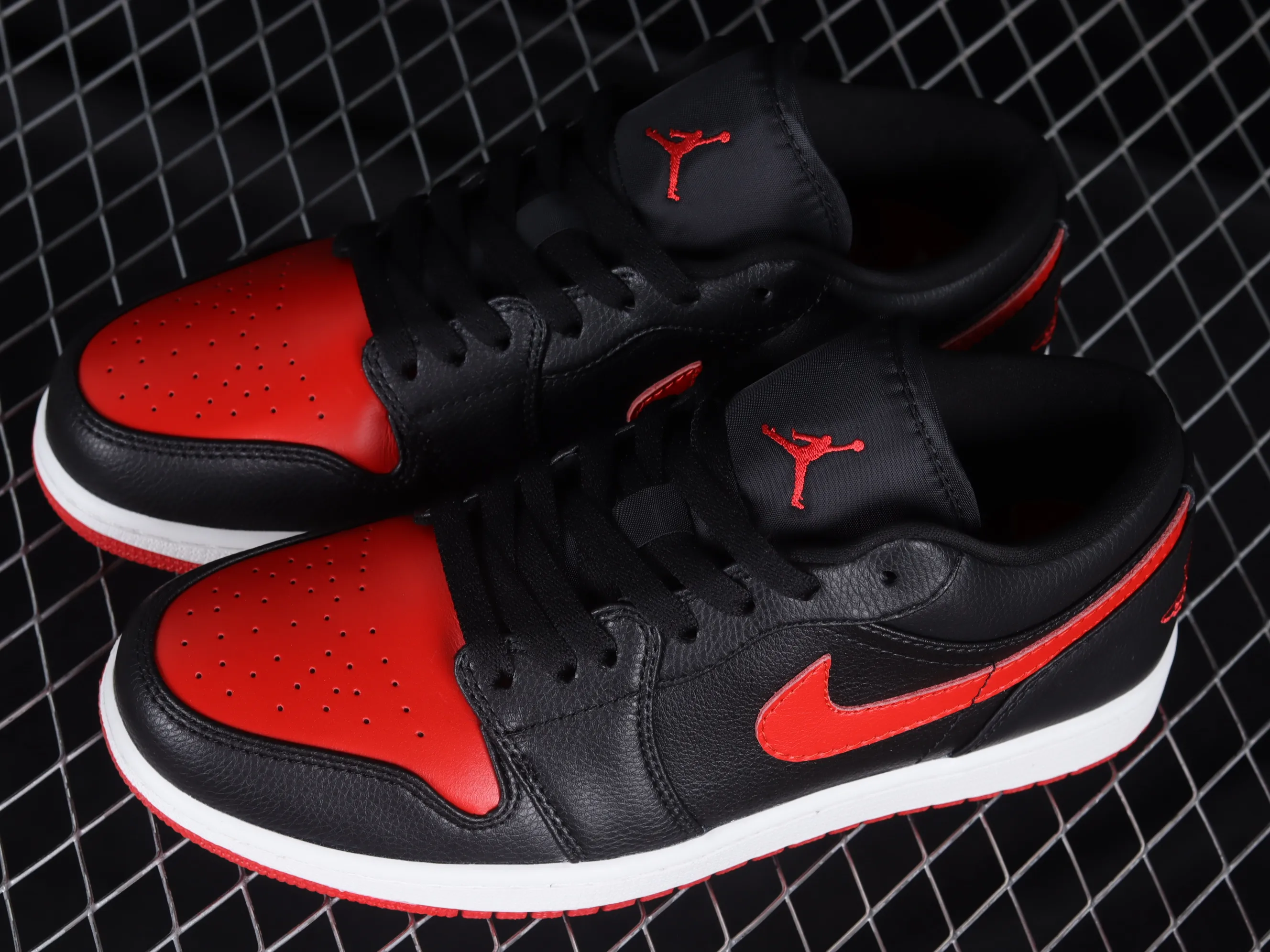 All categories Air Jordan Jordan series basketball shoes Air Jordan 1 Low Z version Air Jordan 1 Low "Black And Red" AJ1 Joe 1 black and red low-top basketball shoes DC0774-061